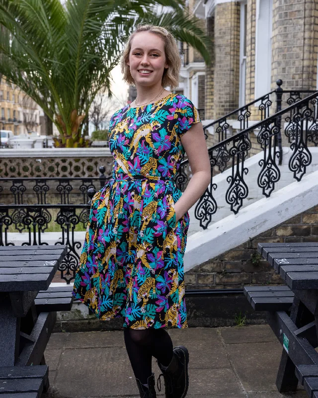 Black Tiger Lily Stretch Belted Tea Dress with Pockets Tunics Stylish elegant