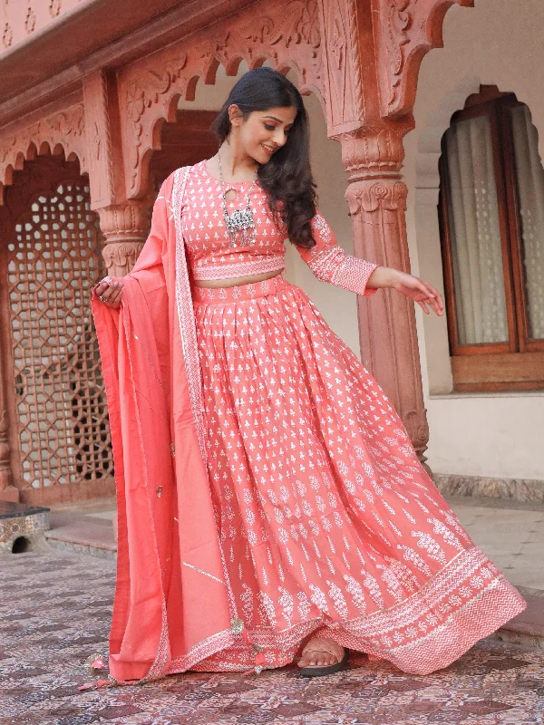 Divena Pink Printed Crop Top, lehenga with Dupatta set Houndstooth Herringbone Solid Divena Pink Printed Crop Top, lehenga with Dupatta set Houndstooth Herringbone Solid