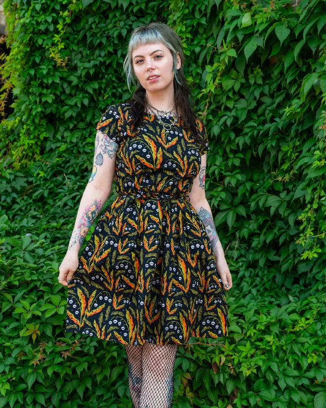 Halloween: Run & Fly x Clare Lewis Poison and Plants Stretch Belted Tea Dress with Pockets Halter Neckline Beach Halloween: Run & Fly x Clare Lewis Poison and Plants Stretch Belted Tea Dress with Pockets Halter Neckline Beach