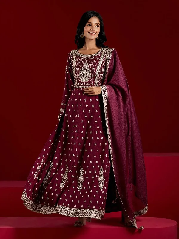 Libas Art Wine Embroidered Silk A-Line Kurta With Trousers & Dupatta Chinos Cotton Straight Leg Libas Art Wine Embroidered Silk A-Line Kurta With Trousers & Dupatta Chinos Cotton Straight Leg