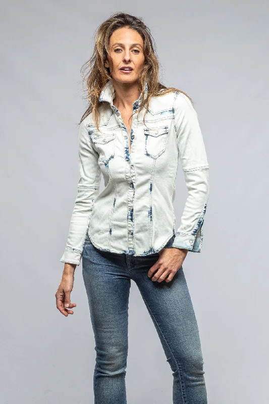 Maddi Fitted Western Snap Shirt In White Over Dye Zippered Front Buttoned Front Snap Front Maddi Fitted Western Snap Shirt In White Over Dye Zippered Front Buttoned Front Snap Front